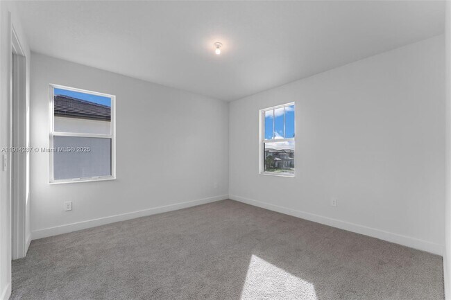 Building Photo - 4336 SW 122nd Terrace