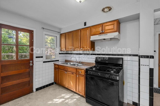 Building Photo - 10366 Ashbrook Dr