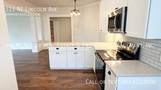 Building Photo - 511 NE Lincoln St