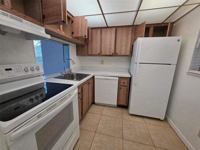 Building Photo - 2800 NW 56th Ave