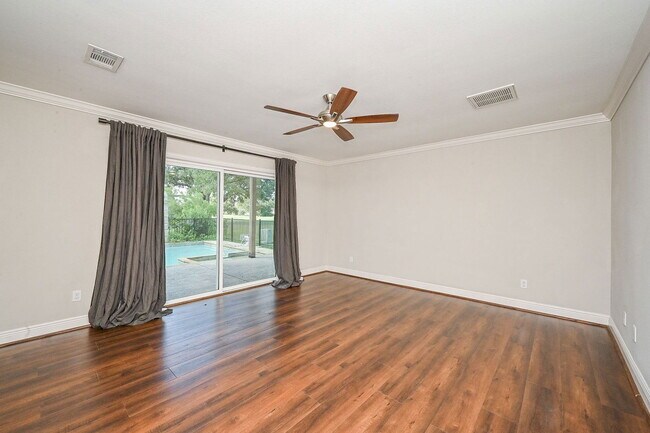 Building Photo - 414 Fox Briar Ln