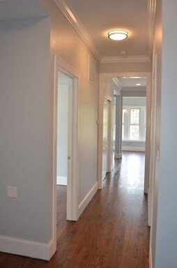 Building Photo - 735 W Belmont Ave