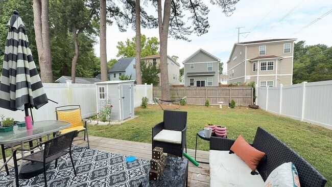 Building Photo - Modern 4-Bedroom Virginia Beach Home Near Town Center!