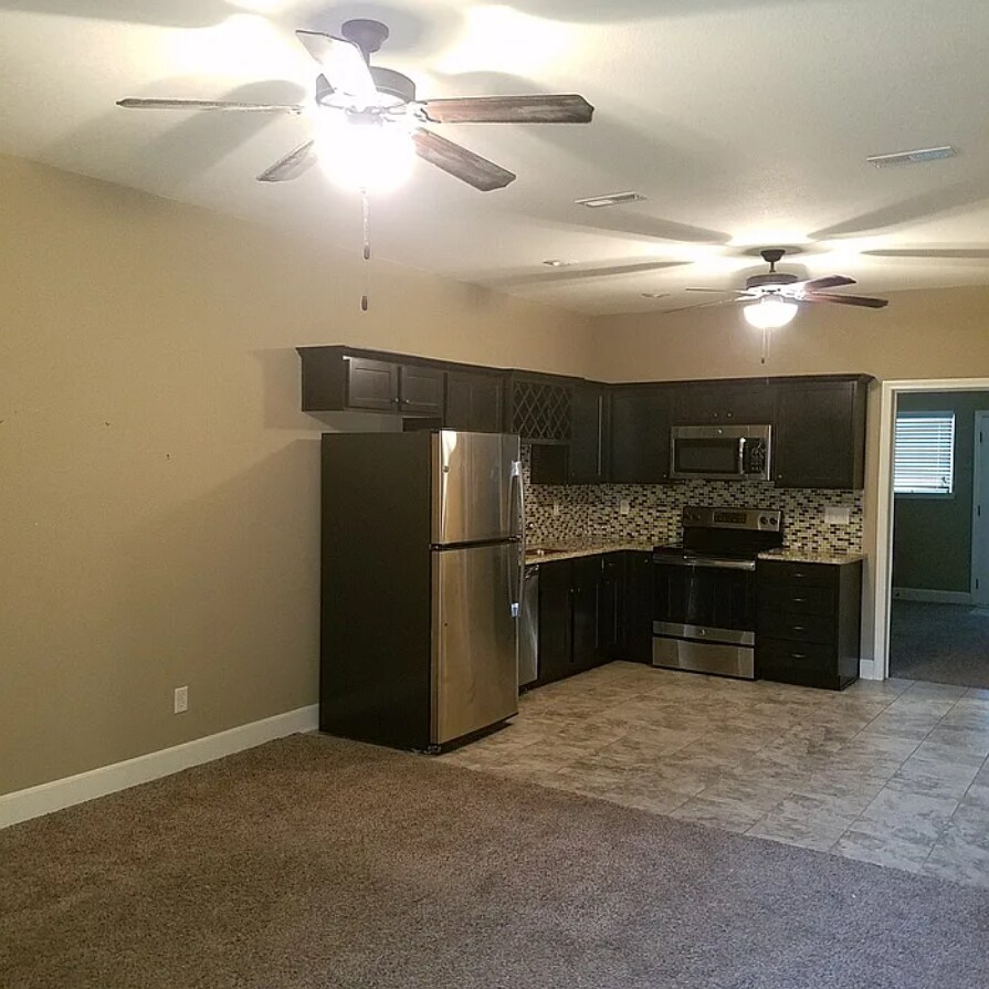 Building Photo - 2176 SW Timbertrace Ln