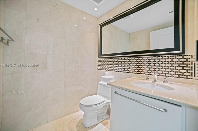 Building Photo - 3101 S Ocean Dr