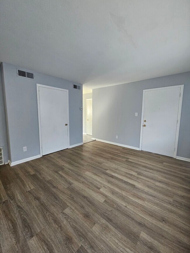 Building Photo - 8 Pollux Cir E