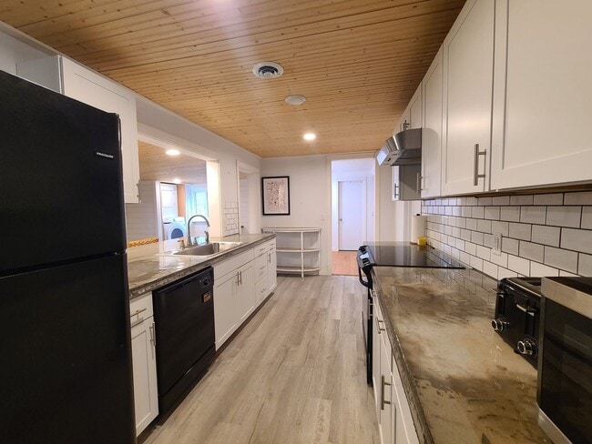 Building Photo - Charming Two Bedroom Ranch in Coloma