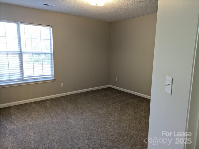 Building Photo - 329 Cedarcroft Dr