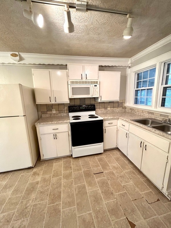 Building Photo - 2547 Pinckney Ave