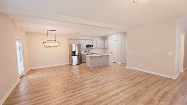 Building Photo - 2122 Ellsworth Lp Rd