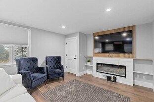 Building Photo - 306 Plantation St