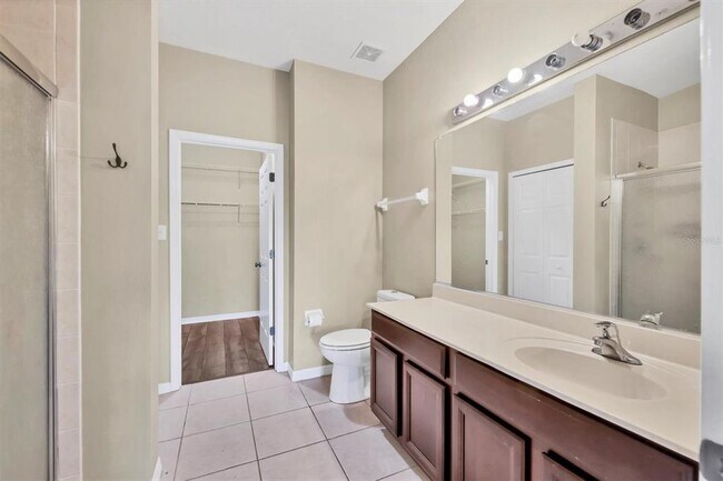 Building Photo - 3821 Parkridge Cir