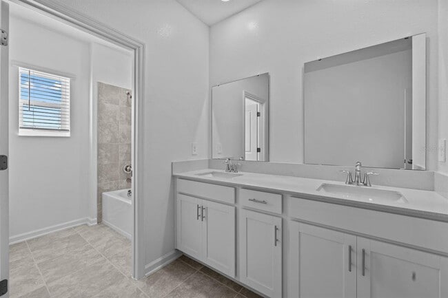 Building Photo - 2611 Runners Cir