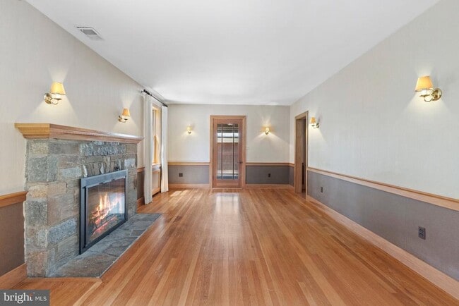 Building Photo - 5109 Fairglen Ln
