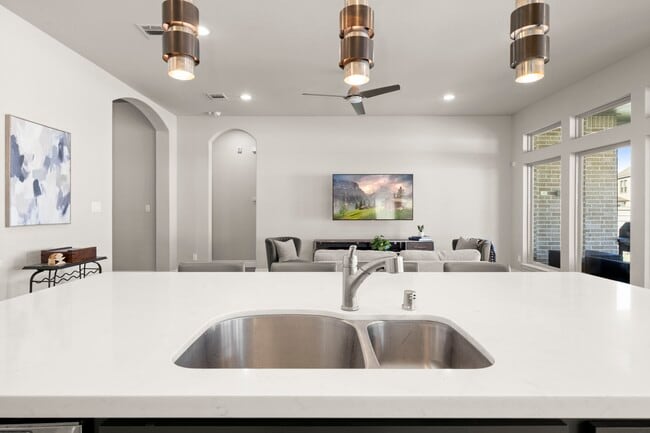 Building Photo - 4326 Bluewood Ct