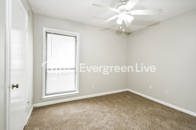 Building Photo - 6677 Silhouette Ave