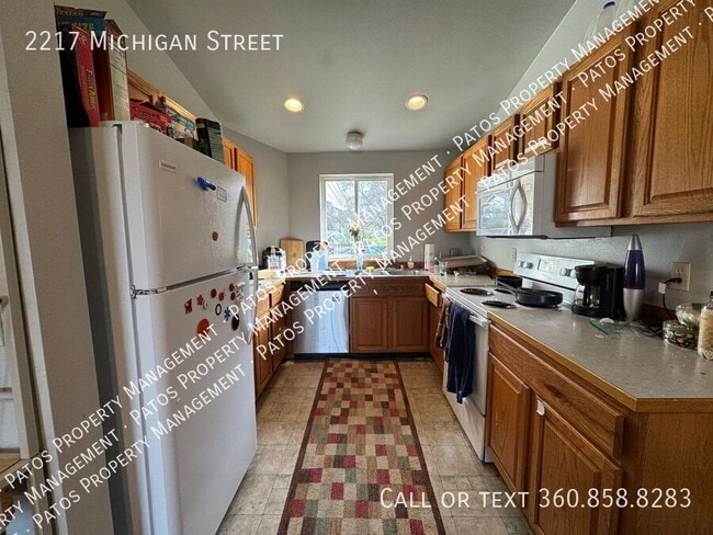 Building Photo - 2217 Michigan St