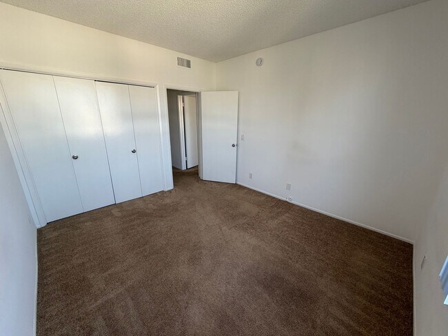 Building Photo - 2 BEDROOM CONDO UNIT IN THE WEST LA AREA 646 481 4404