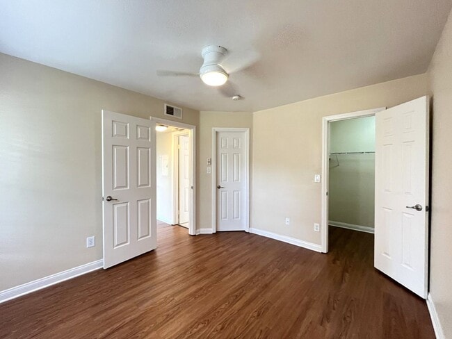 Building Photo - 2160 Highpointe Dr