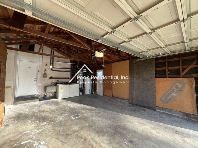 Building Photo - Very Nice 3bd/1ba House with 2 Car Garage