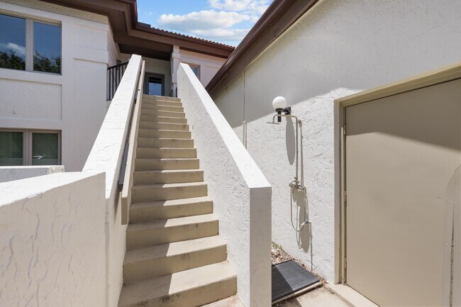 Building Photo - 3505 Harbor Dr