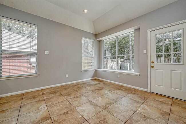 Building Photo - 118 N Willow Point Cir