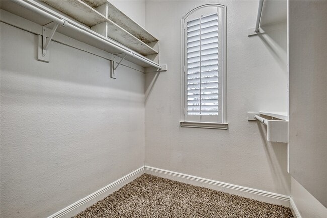 Building Photo - 6533 Riveredge Dr
