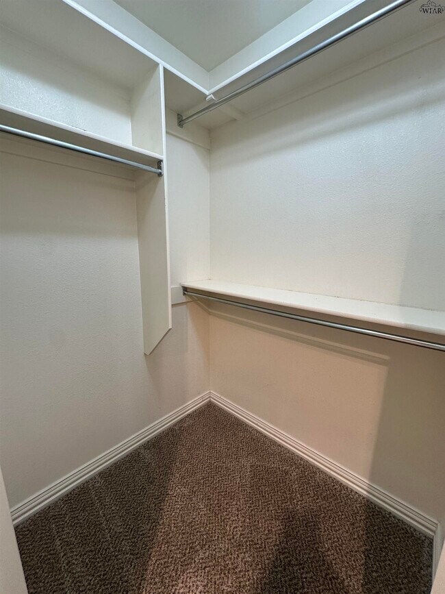 Building Photo - 5214 Sunnybrook Ln