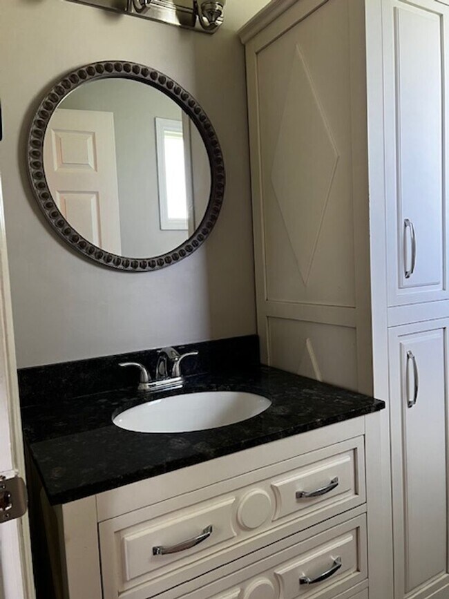 Building Photo - Maryville 37803 - 3 bedroom, 2 bath home -...