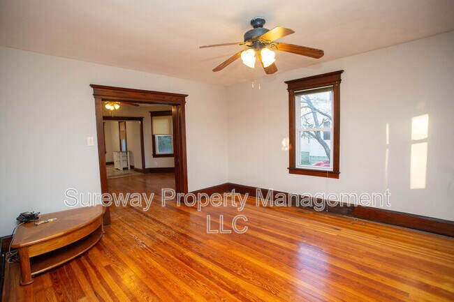 Building Photo - 5753 Rogers Ave