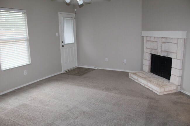 Building Photo - 1321 Red River Ln