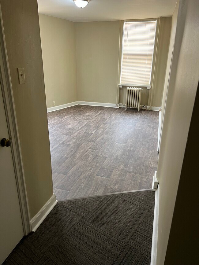 Building Photo - 7416 Harwood Ave