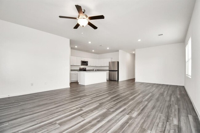 Building Photo - 7807 Royalwood Dr