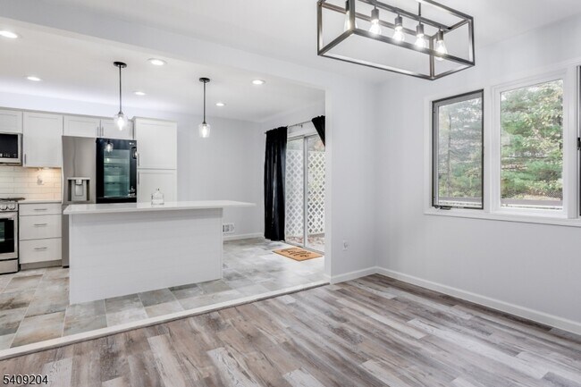 Building Photo - 111 Patriots Rd