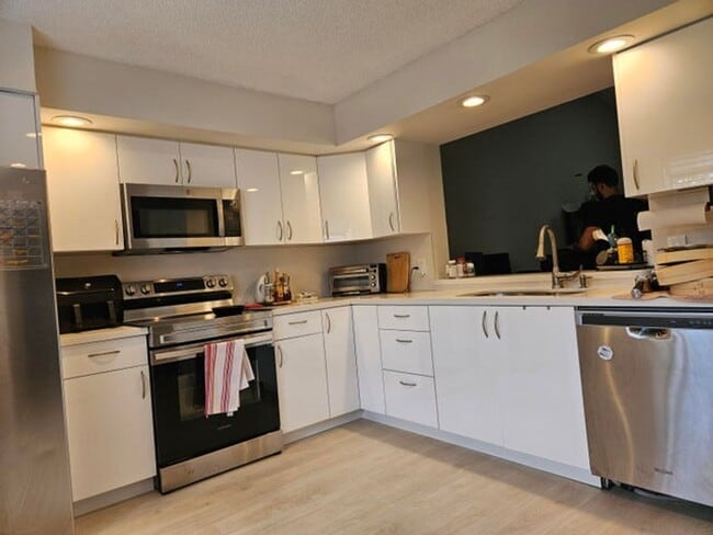 Building Photo - 7976 La Mirada Dr