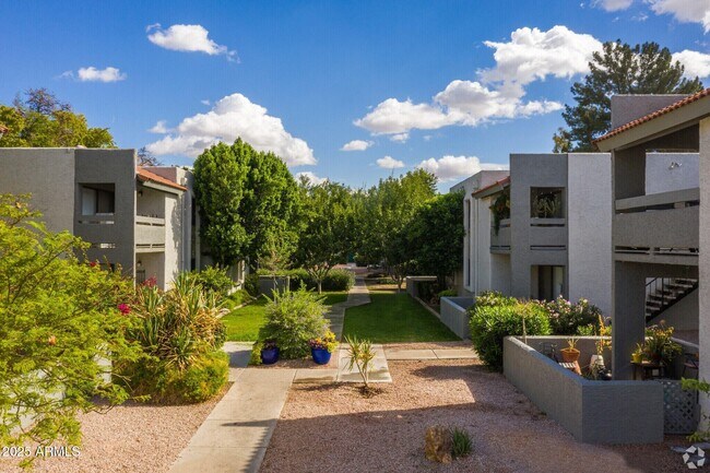 Building Photo - 6505 E Osborn Rd