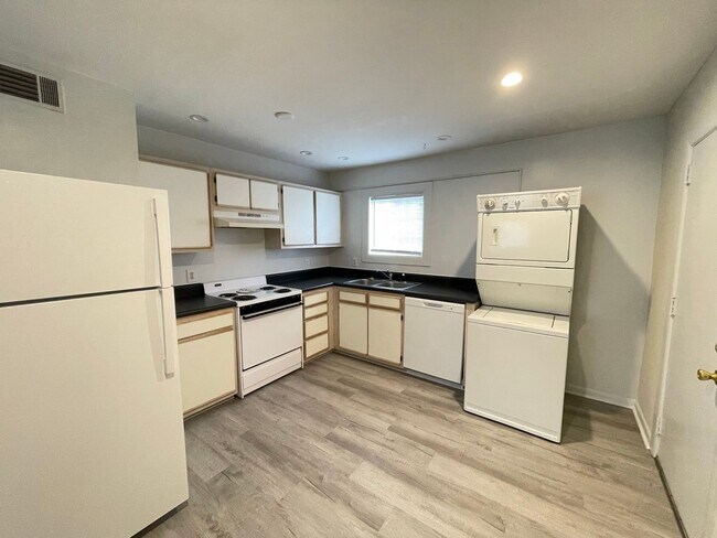 Interior Photo - Two Bedroom To Call Home in Normaltown