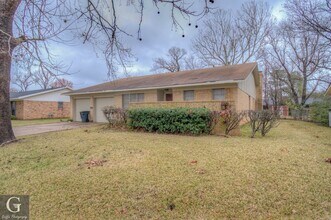 Building Photo - $500 Off 1st Month Special