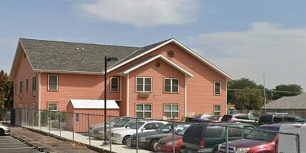 Building Photo - 986 W Juniper Ave