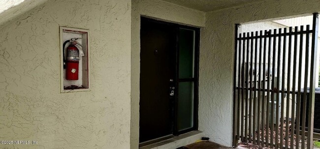 Building Photo - 3 Castania Ct