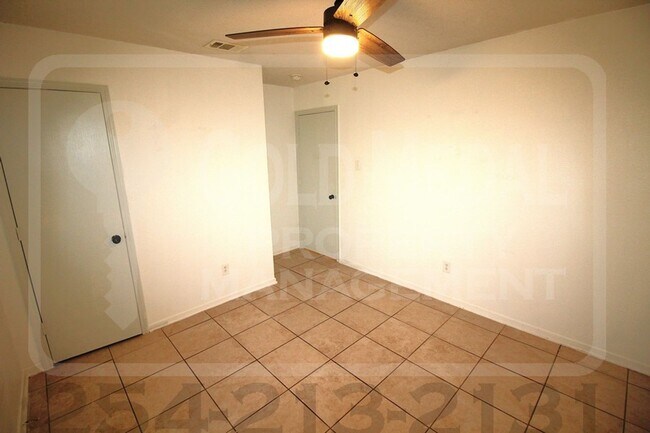 Building Photo - Beautiful 4-Bed, 2-Bath Home - Now Availab...