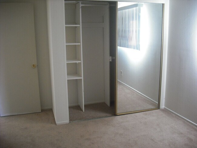 Building Photo - 2581 Spinnaker Ave