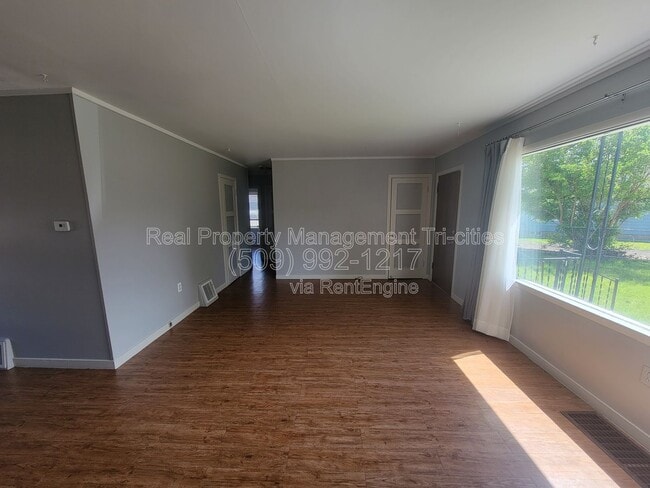 Building Photo - 312 Goethals Dr