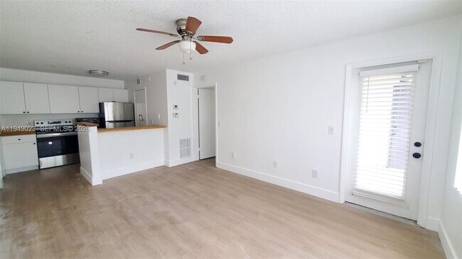 Building Photo - 4581 W McNab Rd