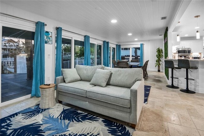 Building Photo - 31 Lands End Ln