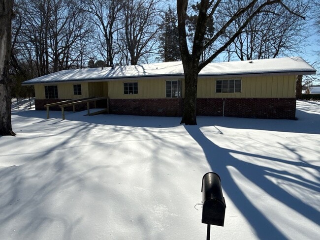 Building Photo - 1130 Warren St