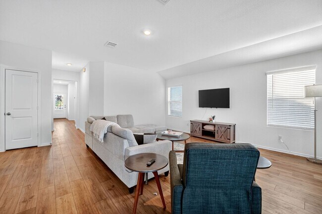 Building Photo - 2420-2424 Four Waters Lp