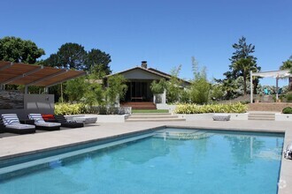 Building Photo - Perfect Countryside Villa in Healdsburg