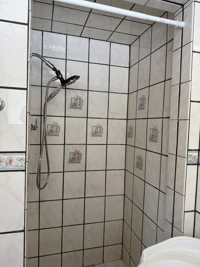 Building Photo - Charming 4-Bedroom Home for Rent in San Be...
