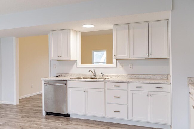 Building Photo - 128 Alumni Dr